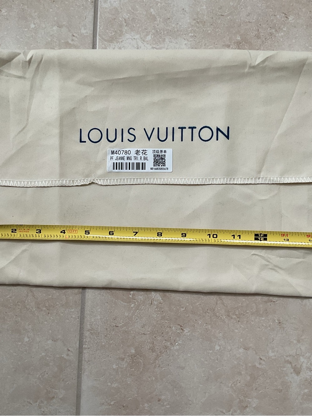 Louis Vuitton Cream Dust Bag with Navy Logo - Picture 8 of 9